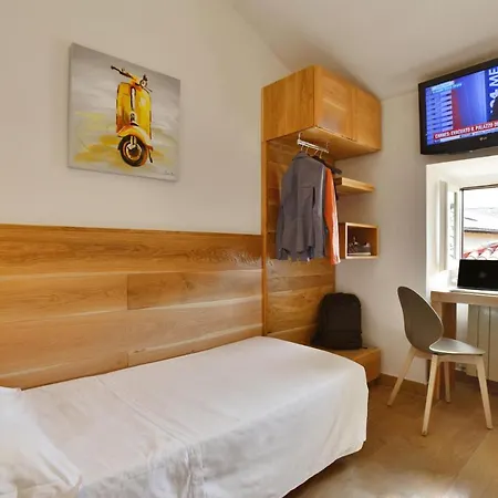 Pensión Les Dependances